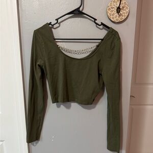 green long sleeve crop